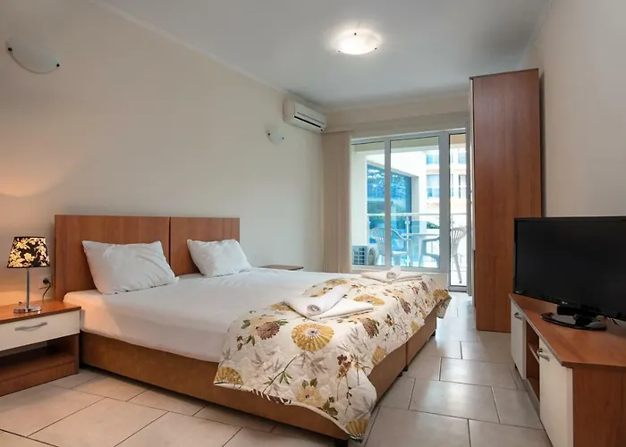 Complex Aquamarine 公寓式酒店 奥布佐尔